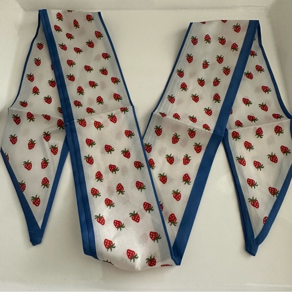 3/$20 Purse Handbag Twilly Scarf Strawberry Print NWOT - Picture 4 of 9